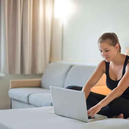 Novotel Marne-la-vallee 누와시 르 그헝