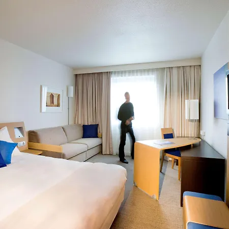 Novotel Marne-la-vallee נואזי-לה-גראן